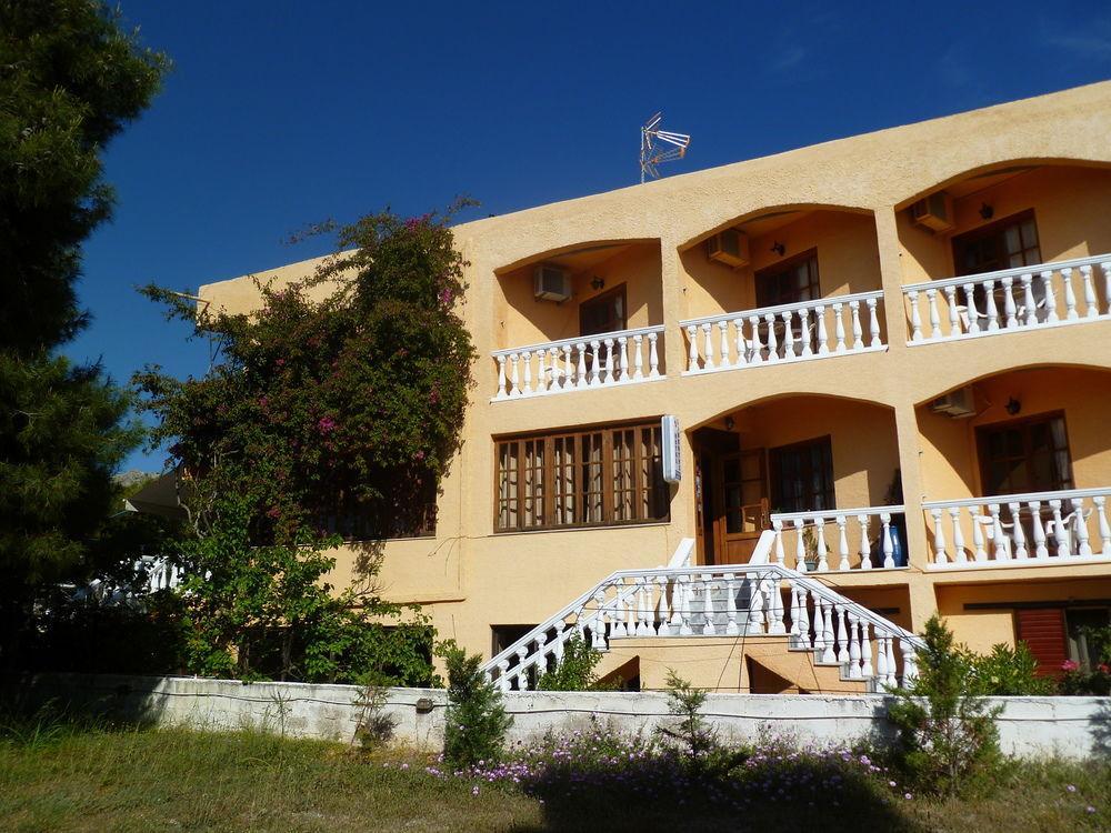 Отель Liberty II Agia Marina  Экстерьер фото
