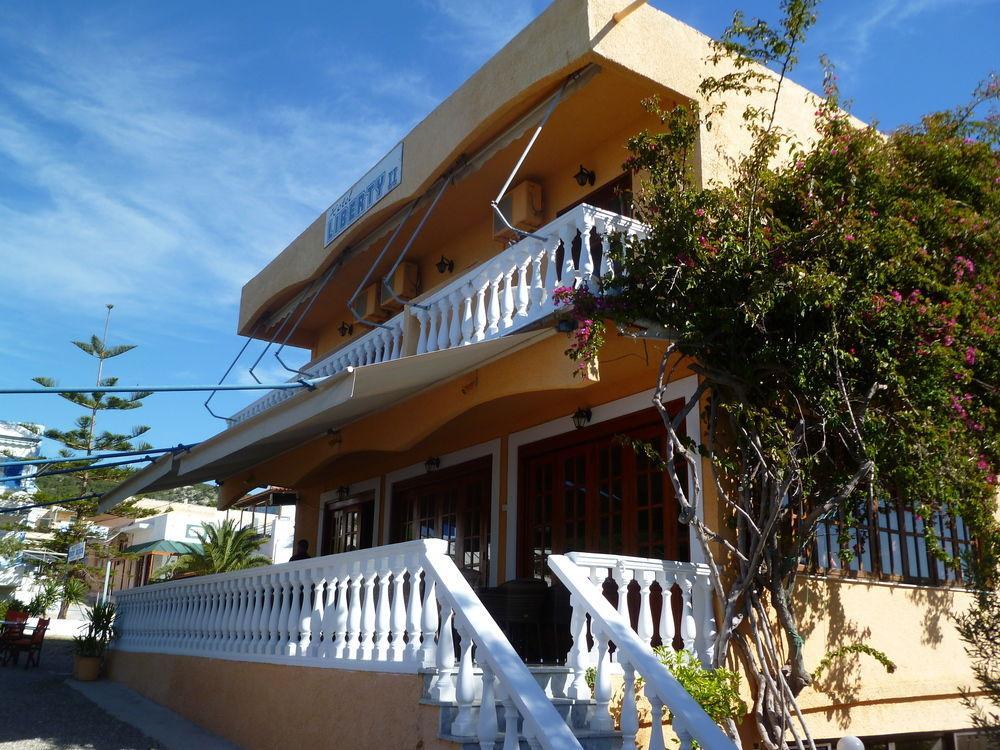 Отель Liberty II Agia Marina  Экстерьер фото